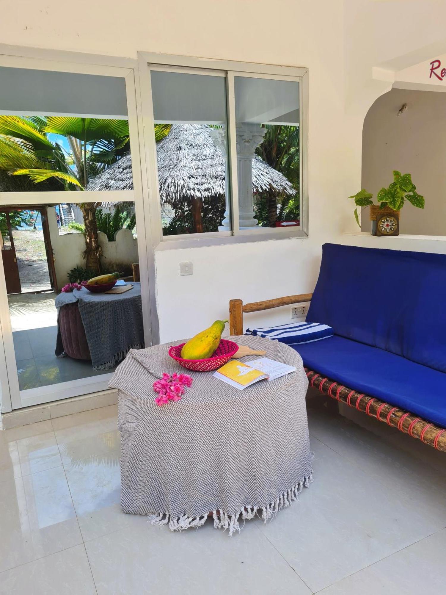 Beachfront Villa Ladha Ya Zanzibar Джамбиани Экстерьер фото