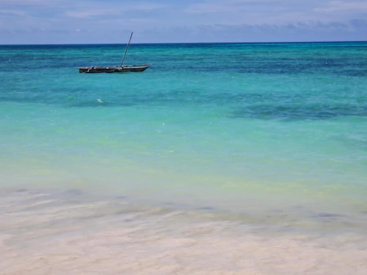 Beachfront Villa Ladha Ya Zanzibar Джамбиани Экстерьер фото