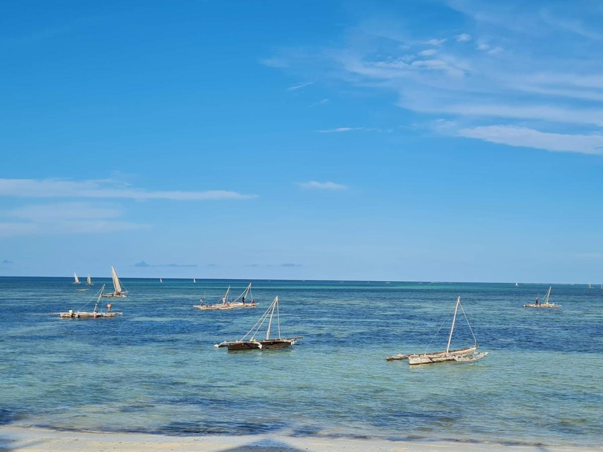 Beachfront Villa Ladha Ya Zanzibar Джамбиани Экстерьер фото