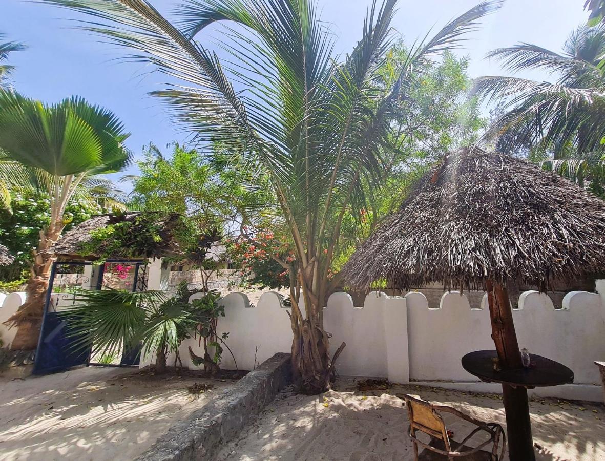 Beachfront Villa Ladha Ya Zanzibar Джамбиани Экстерьер фото