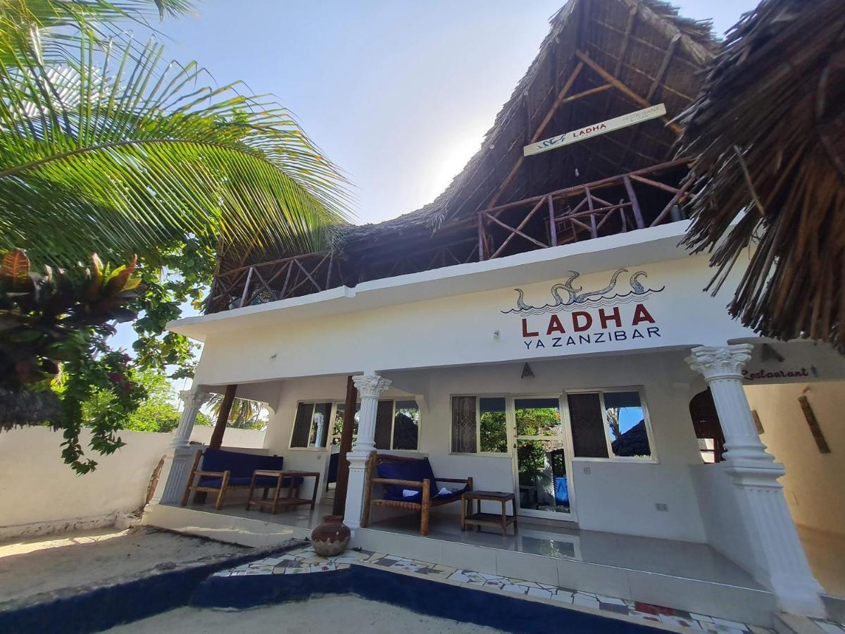 Beachfront Villa Ladha Ya Zanzibar Джамбиани Экстерьер фото