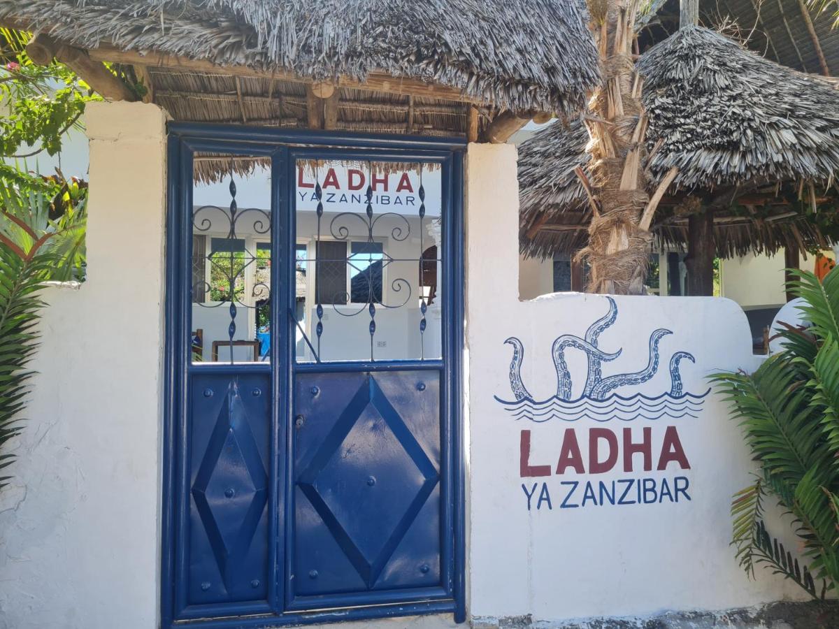 Beachfront Villa Ladha Ya Zanzibar Джамбиани Экстерьер фото