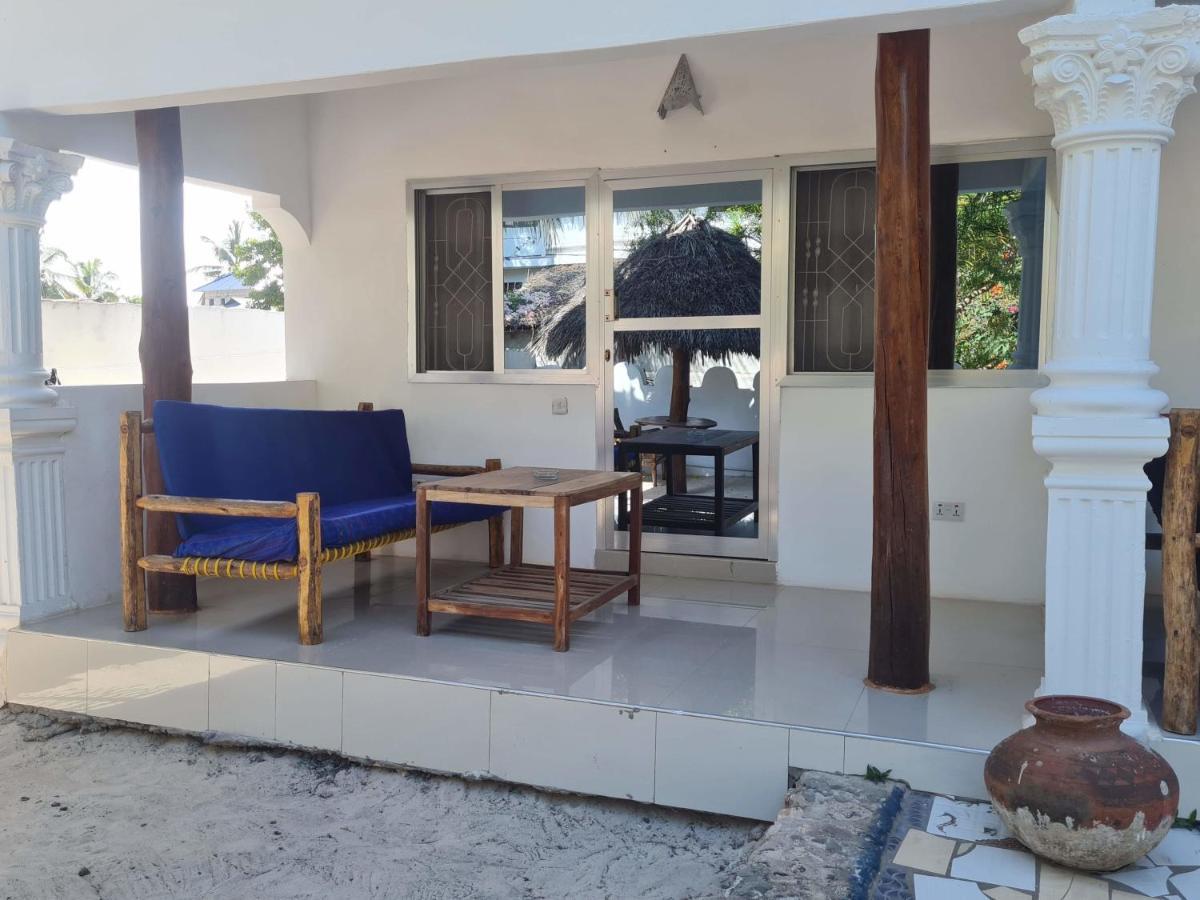 Beachfront Villa Ladha Ya Zanzibar Джамбиани Экстерьер фото