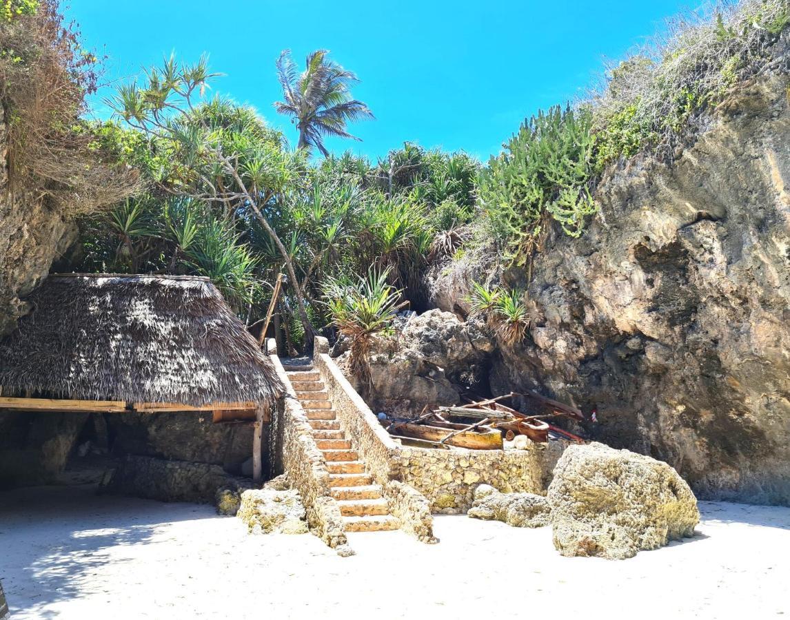 Beachfront Villa Ladha Ya Zanzibar Джамбиани Экстерьер фото
