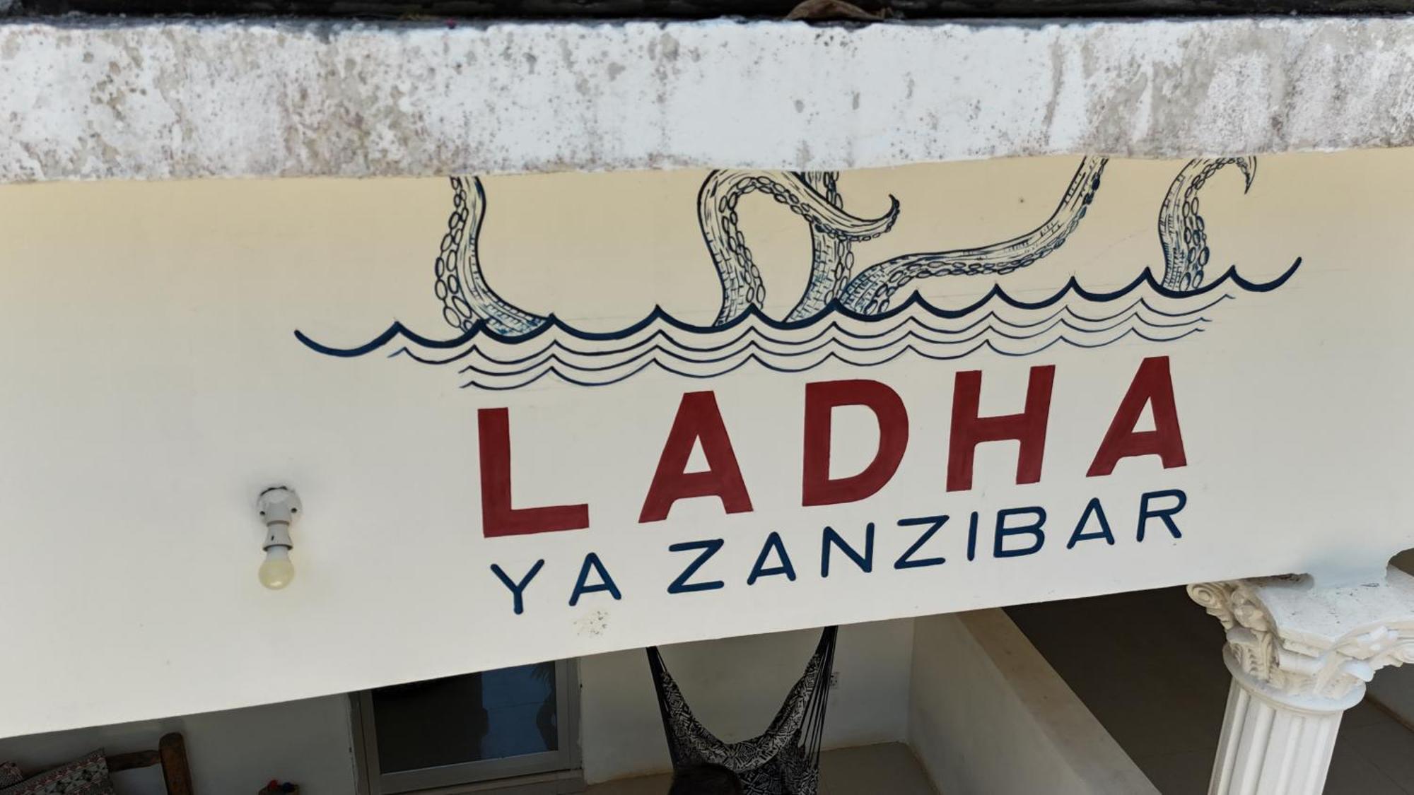 Beachfront Villa Ladha Ya Zanzibar Джамбиани Экстерьер фото